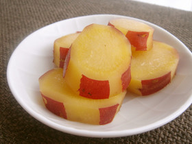 とまらない!素朴なさつまいもの煮物