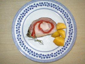 赤いウズマキ*ブタ肉のオーブン焼き