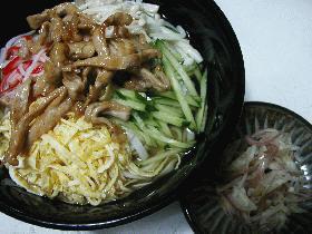 おいし～い出汁で　”冷やしうどん”