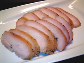 クセのない大人の味。焼き鶏ハム
