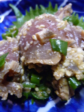 鰹のたたきの胡麻和え