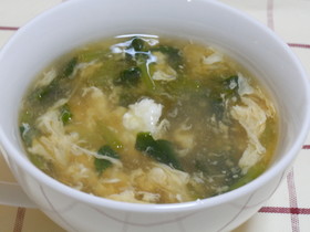 たっぷり卵とほうれん草のトロトロスープ