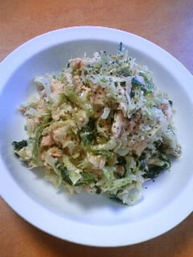 キャベツとほうれん草のツナマヨ醤油和え