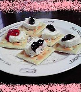 洋なし入りクリームチーズのカナッペ★