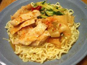 ゆで鶏のピリ辛ダレ麺