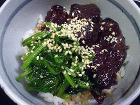 はなびし草の中国醤油で豚角煮丼