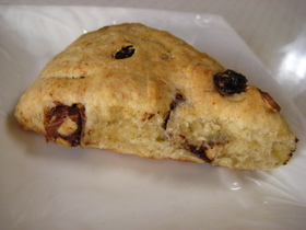 簡単！早い！スタバ風チョコ豆腐スコーン