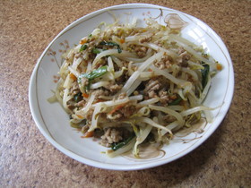 もやしの肉みそ炒め