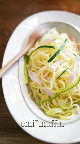 細切りズッキーニとベーコンのパスタ♥