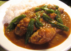 ししとうと骨付きチキンのカレー