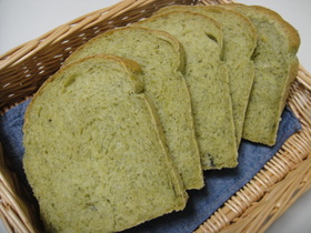 モロ山☆（モロヘイヤ入　山食ﾊﾟﾝ）