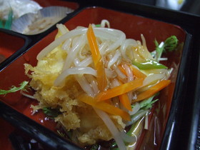 白身魚の天ぷら、野菜あんかけ