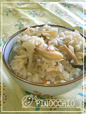 厚手鍋で❀きのこの炊き込みご飯
