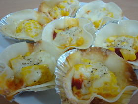 ☆餃子の皮で簡単ミニピザ☆