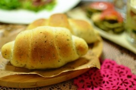 つくれぽ10『HB』毎日食べるバジルパン