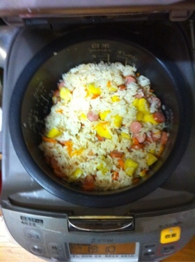 炊飯器で簡単洋風サツマイモ炊き込みご飯