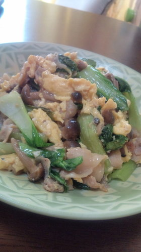 青梗菜と豚バラ中華炒り玉子炒め