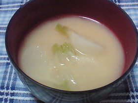 白みそで☆かぶのみそ汁