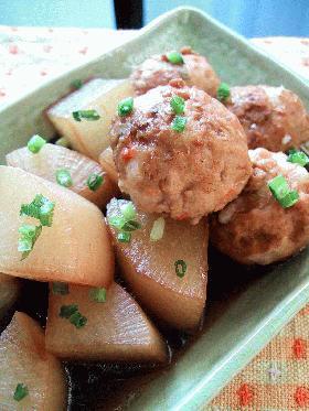 餅入り辛子つくねと大根のしょうゆ煮。
