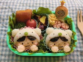 キャラ弁☆シロクマ被った女の子