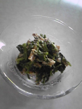 酒のアテに、ほうれん草のごまみそ和え