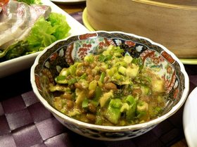 ほんのり中華なアボガド納豆