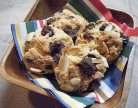 簡単！チョコとアーモンドのスコーン