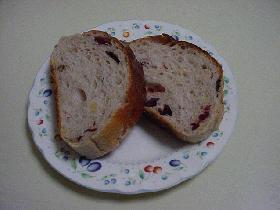くるみとクランベリーのパン