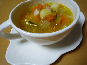 野菜たっぷり♪簡単ミネストローネ☆