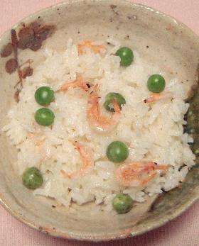 グリンピースと桜エビのご飯