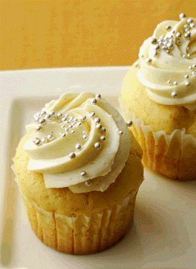バニラ風味のカップチーズケーキ