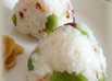 空豆と梅のおにぎり