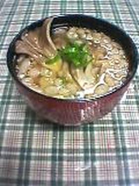 舞茸のたぬき味噌汁