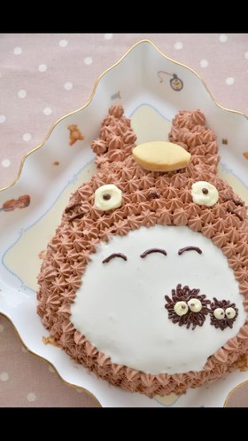 簡単 トトロの立体キャラケーキ 子供が喜ぶキャラクターケーキ デコケーキ 参考画像と作り方 Naver まとめ