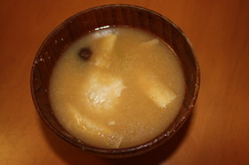ふわふわ長芋団子のしょうがみそ汁