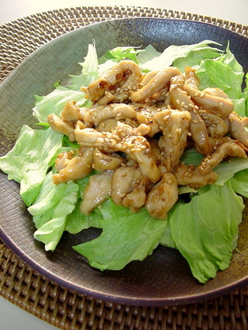 鶏胸肉の胡麻炒め。