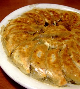 カリッとジューシーな焼き餃子