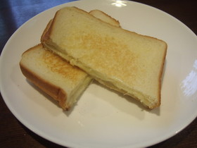 ３ちゃんのチーズとろ～りホットサンド
