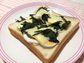 ゆで卵と大葉のピザトースト