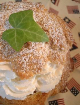 たった4つの材料で!ふわっふわシュークリーム