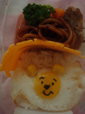 うずらで目玉焼きキャラおかず