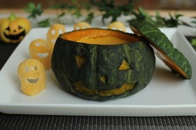 ハロウィンに♪簡単丸ごとかぼちゃプリン！