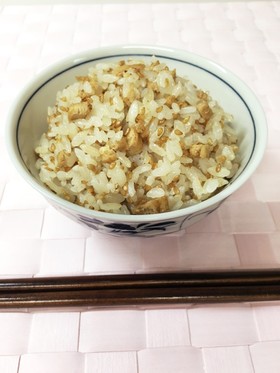 簡単！香ばしさ漂う〜混ぜるだけ胡麻ごはん