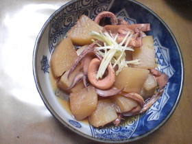 大根といかげその煮物