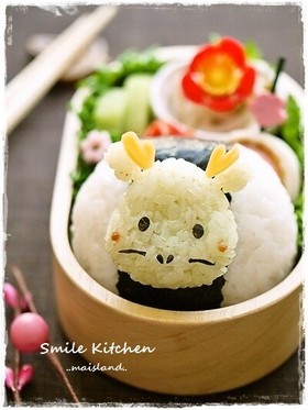 お正月に♪辰年のおにぎり＊干支キャラ弁