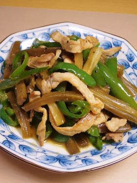 山くらげと豚肉の炒め物