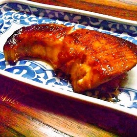 素材の旨味を!至高のブリの照り焼き