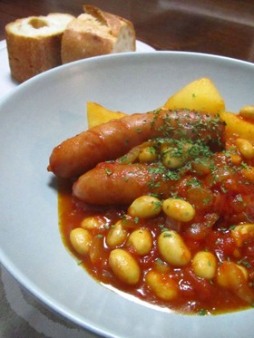 ウィンナーと大豆水煮缶のトマト煮込み♪