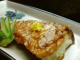 フライパンで簡単ぶりの味噌照り焼き