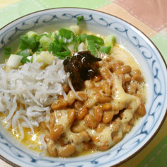 納豆シラス卵どんぶり